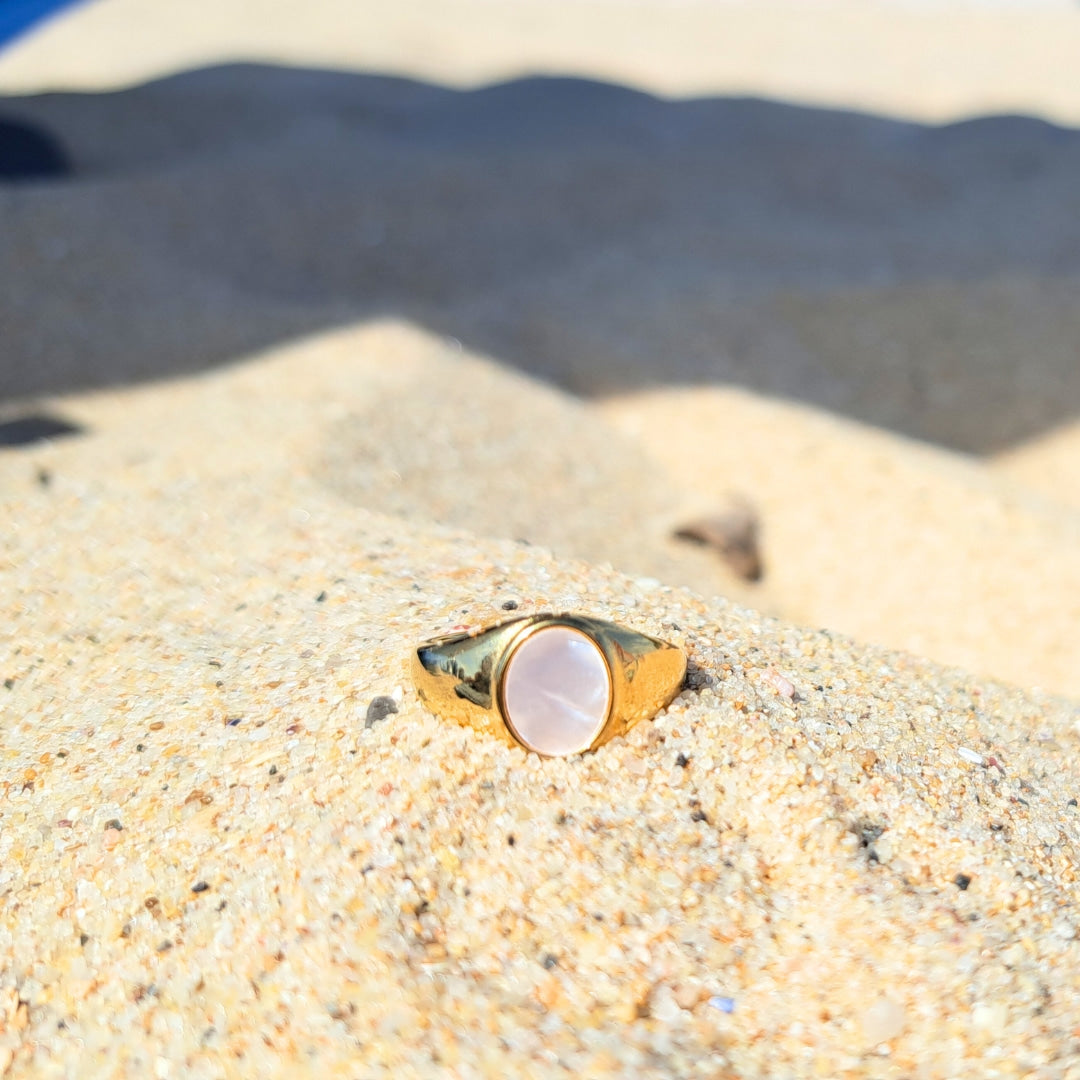 "FARO" ROUND SHELL RING