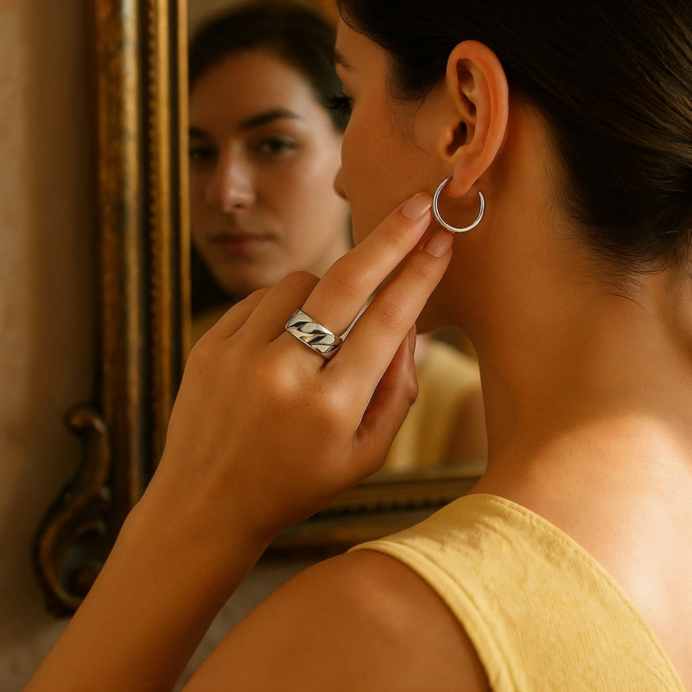 "MADEIRA" CRISSCROSS RING