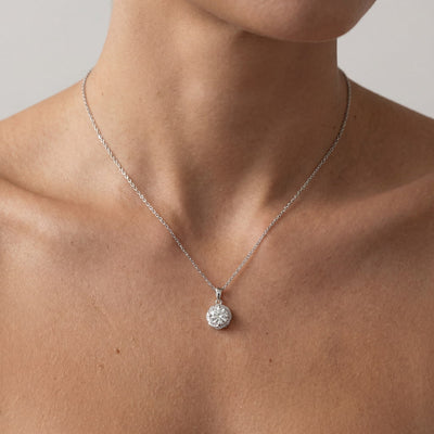 “Stockholm” Moissanite 1ct Swirl Halo Necklace